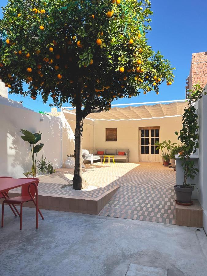 Design & Art, Patio With Orange Tree, Near Seville Carrion de Los Cespedes Экстерьер фото